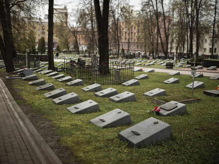 В Красноярске выделили 6,6 млн рублей на реставрацию братского кладбища на площади Победы