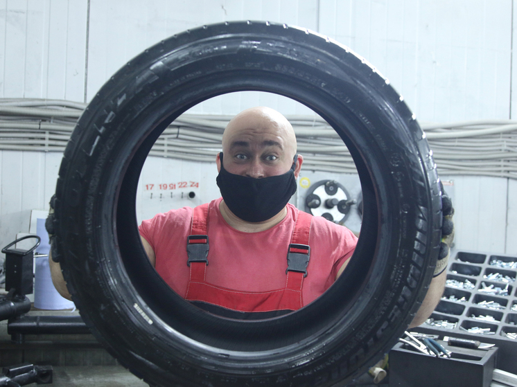 В разгаре сезон «переобувания» автомобилей на зимнюю резину