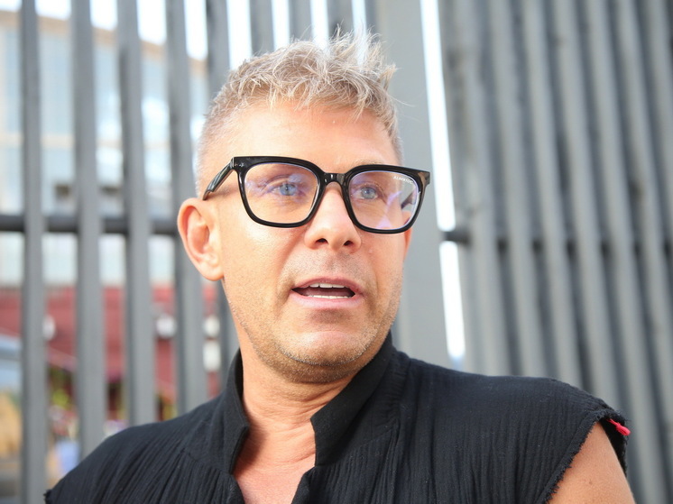 Митя Фомин признался, что пришёл на гастро-спектакль голодным и «готов жрать и метать»