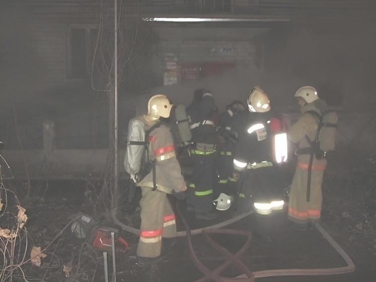 В Воронеже из горящей многоэтажки эвакуировали 25 человек