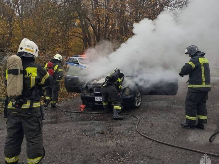 Калининградец успел выйти из загоревшегося автомобиля