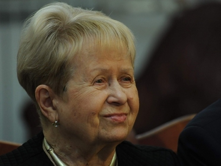 Глава Волгограда Владимир Марченко поздравил с 96-летием Александру Пахмутову