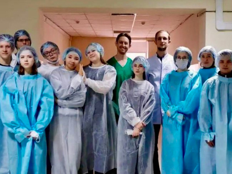 Тюменские медики показали школьникам современные медицинские технологии