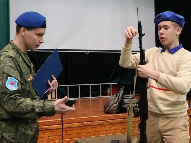 Школьники Коношского района показали мастерство на конкурсе «Смотр Почётных караулов»