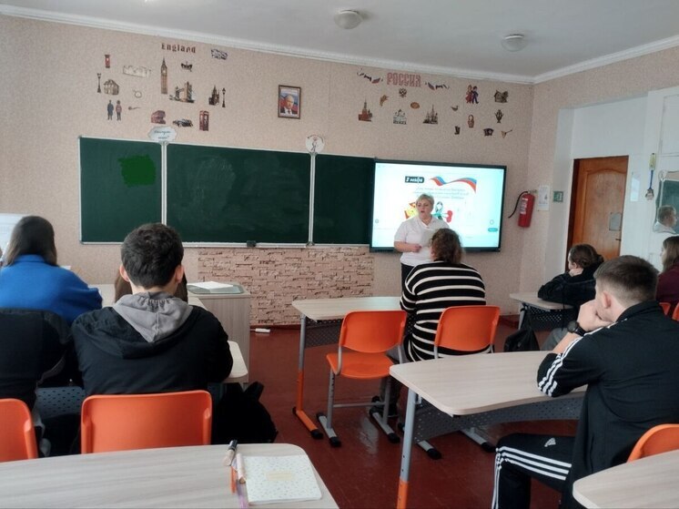 В школе Великолепетихского округа дискутировали о работе в органах МВД