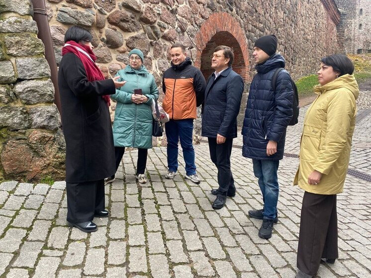 Сотрудники Выборгского ЗАГСа принимали гостей из российских регионов