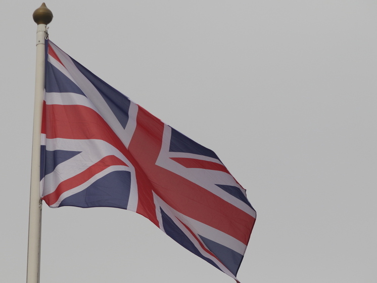 Жителям графства в Великобритании пообещали починить дорогу через 103 года