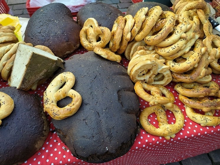 Россиянам объяснили, что 10 ноября на Параскеву нельзя резать хлеб