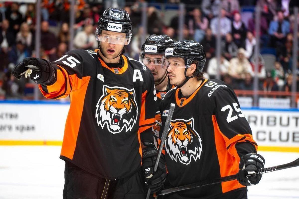 «Амур» всухую победил «Автомобилист»