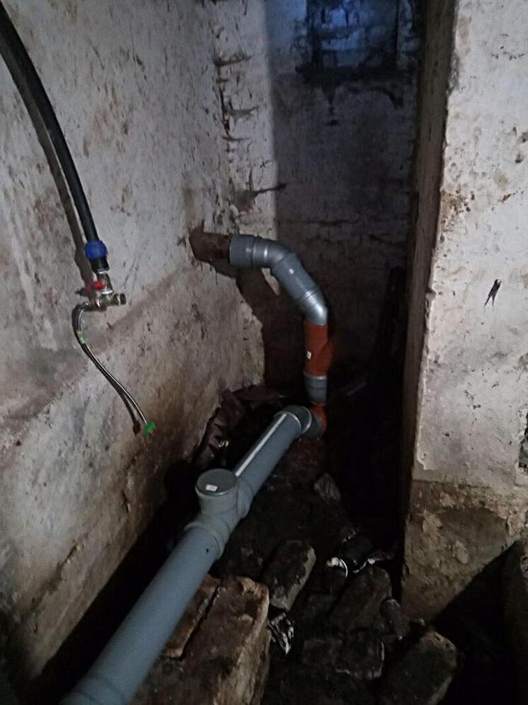 Севастопольцы обновили канализацию в многоэтажке запорожской Новобогдановки