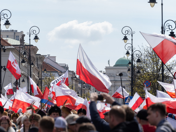 Bloomberg: в Польше наблюдается ослабление поддержки Украины