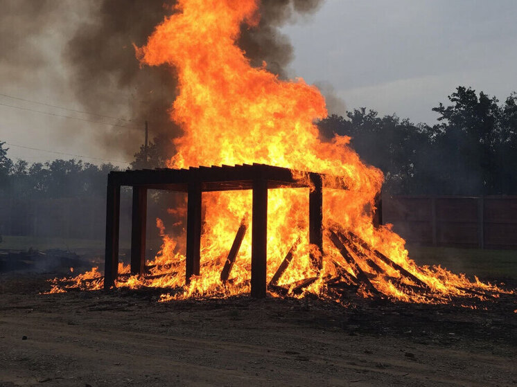 Один человек погиб при пожаре в жилом доме в Кяхте
