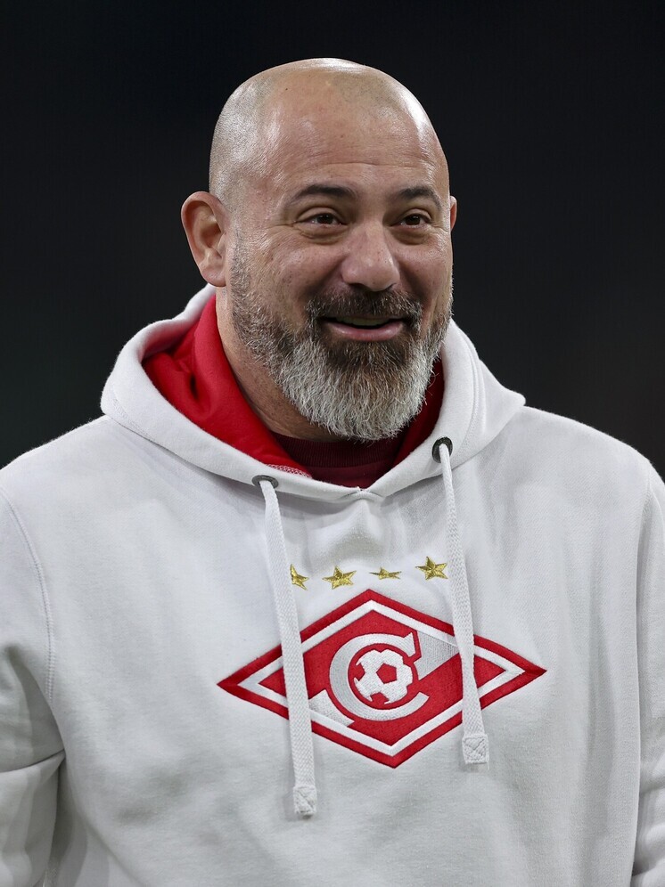 Тренер «Спартака» нецензурно обругал журналиста после матча с «Ахматом»