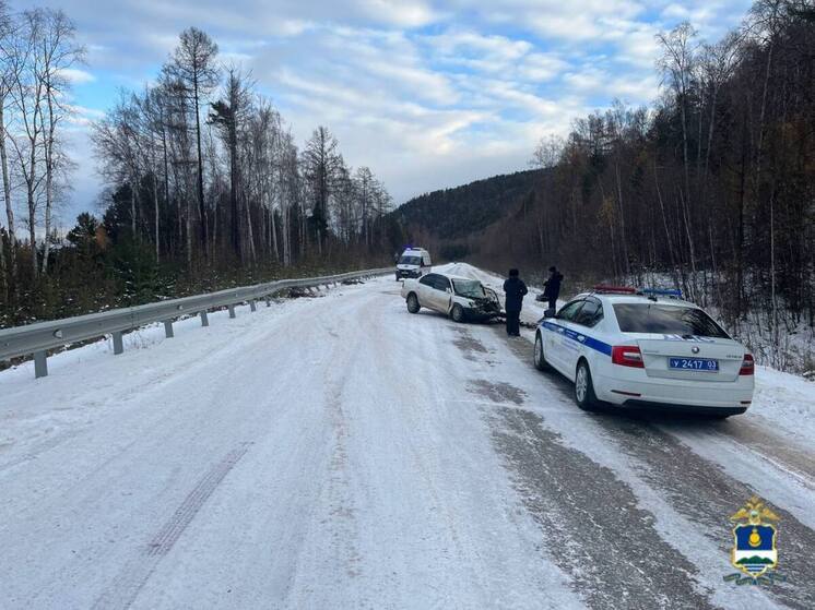 В Бурятии в ДТП с автобусом погиб человек, еще двое госпитализированы