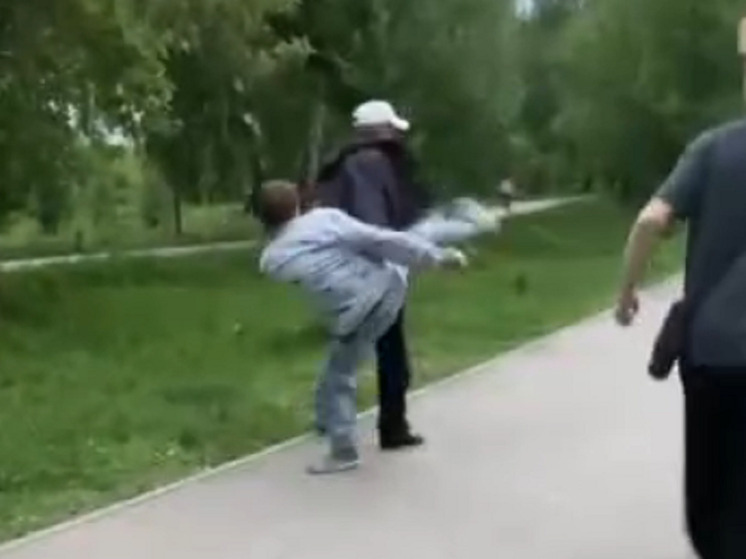 На днях в Сети распространилось&nbsp;видео о хулиганских действиях барнаульских подростков, попавшее в распоряжение &laquo;МК на Алтае&raquo;