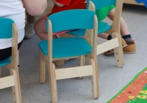 Застенчивость ребенка считается своеобразной поведенческой реакцией на некомфортные ситуации