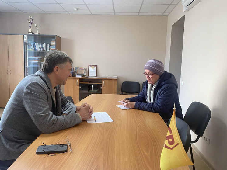 Барнаульцы пожаловались депутату Госдумы на качество дорог и несправедливую индексацию пенсии