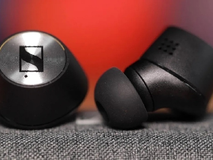 Врач предупредила о скрытой опасности наушников-затычек