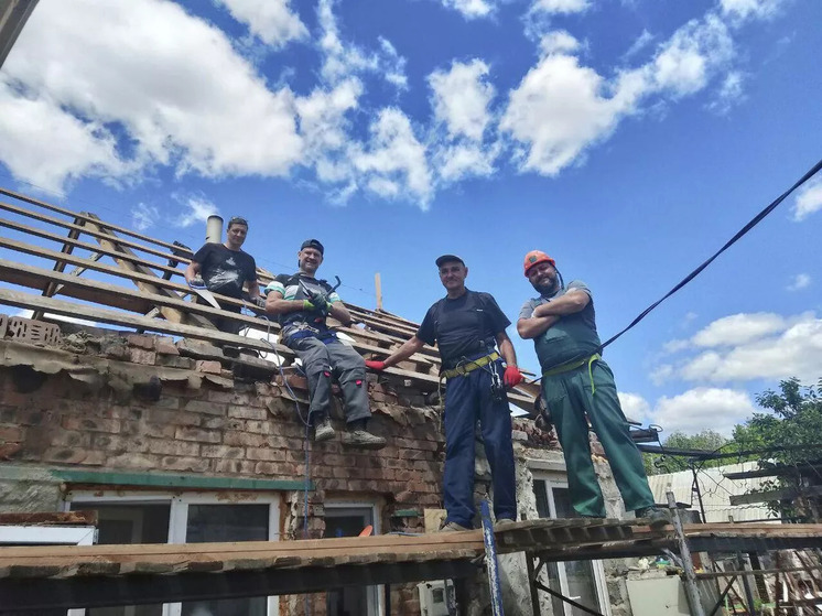Более пятисот домов отремонтировали волонтеры РПЦ в наиболее разрушенных городах Донбасса