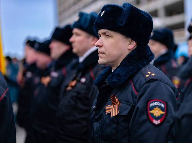 Спокойных смен сотрудникам ОВД пожелал в их профпраздник глава Ямала