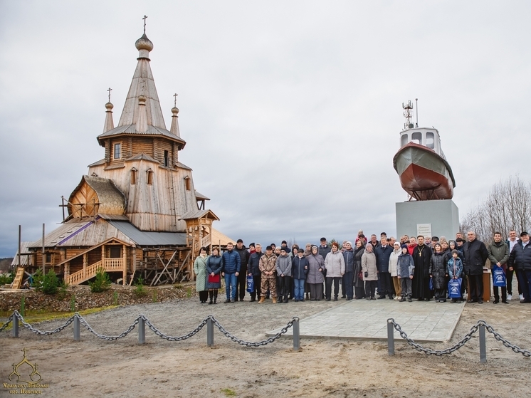 В Повенце состоялось торжественное открытие памятного знака путейцам