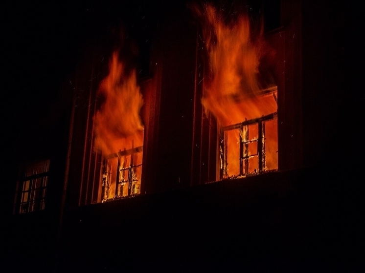 В Аксайском районе произошло серьезное возгорание в гостевом доме