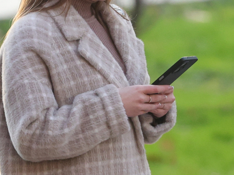 DM: при использовании телефона перед сном повышается риск инфаркта и инсульта