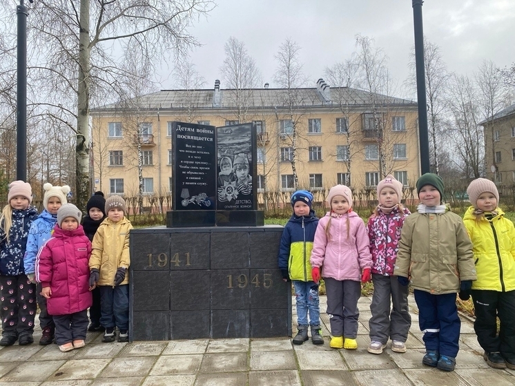 Ребята из детсада «Орленок» в Коряжме прошли маршрут памяти