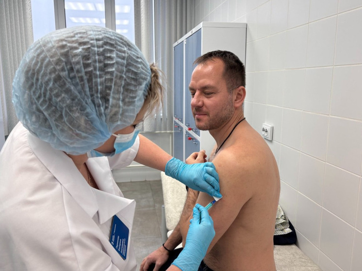 Мэр Междуреченска привился от гриппа