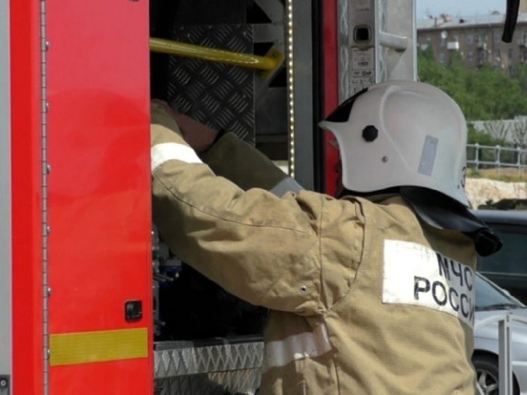 Названа предварительная причина пожара в квартире 9-этажного дома в Волгограде