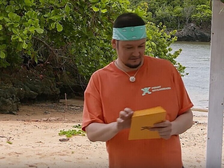 Гонки вслепую и поиск монет: Астраханский КВНщик Ренат Мухамбаев стал «новобранцем» шоу «Звезды в джунглях»