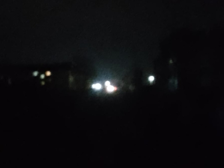 Жители архангельской Исакогорки жалуются на тёмные улицы без освещения