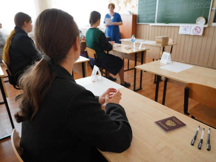 Выпускникам-стобалльникам в Курской области выплатят премии на этой неделе