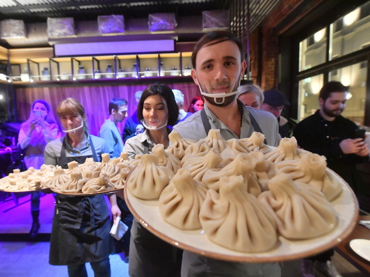 Ресторан ответит за рекламу с хинкали вместо куполов храма