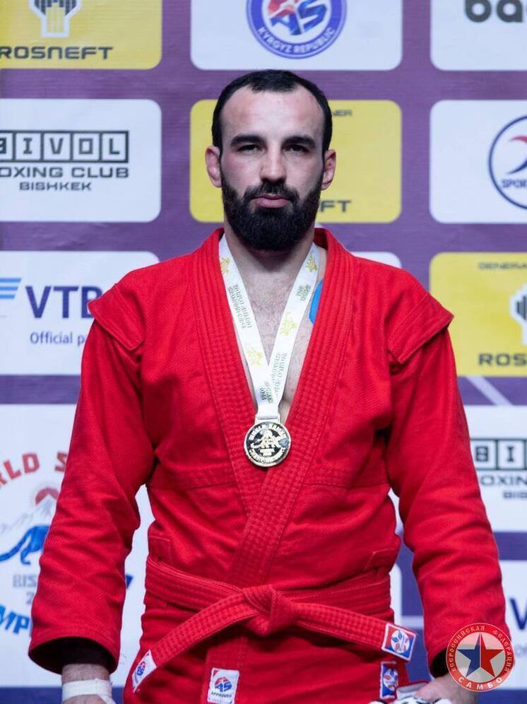 Глава КЧР поздравил земляка с победой на чемпионате мира