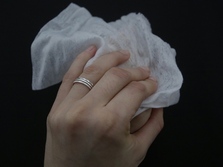 Сантехник Коняев: скапливающиеся в трубах влажные салфетки образуют многотонные засоры