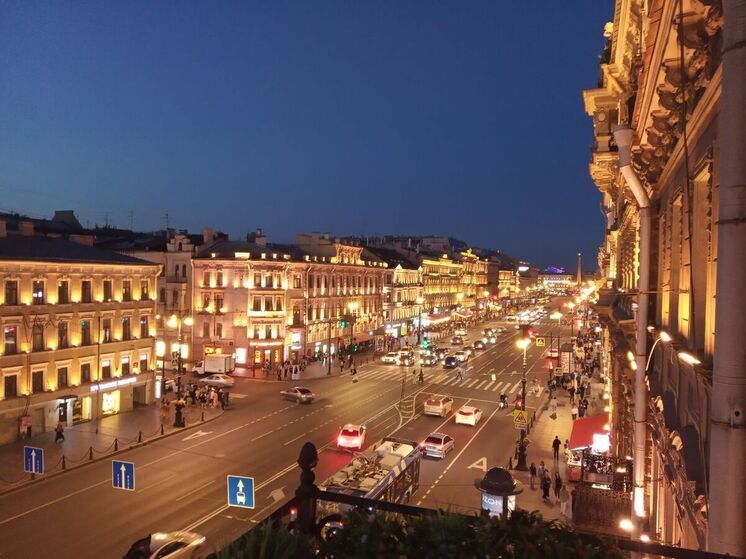 Красивая картинка из интернета, обещающая превратить маленькую квартиру в просторную, может привести к серьезным проблемам. Вице-губернатор Петербурга Евгений Разумишкин призвал жителей города оформлять перепланировку официально, подчеркнув, что экономия на согласовании обернется значительными финансовыми потерями и серьезными последствиями, включая возможные трагедии.