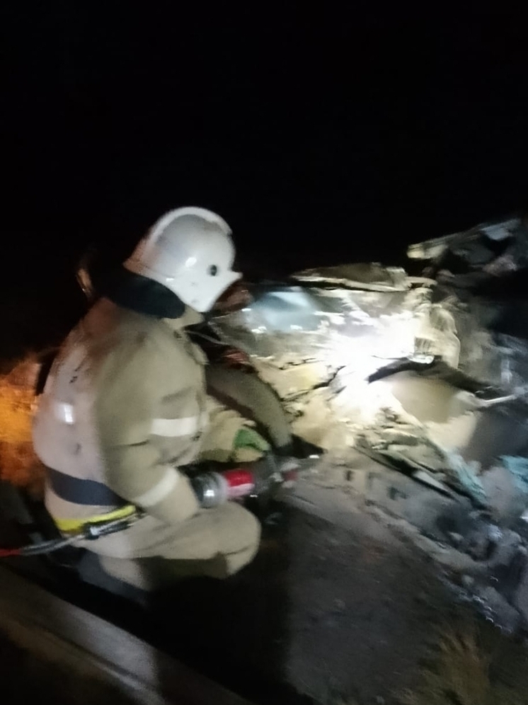 Курские пожарные деблокировали водителя из попавшей в ДТП машины