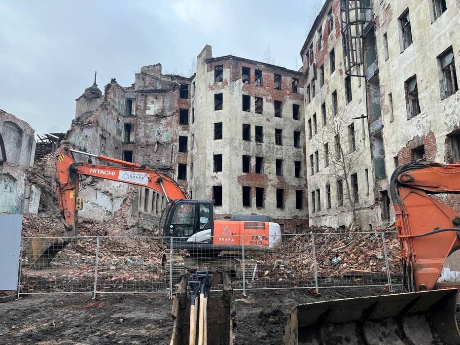 Обрушившийся дом на Розенштейна омрачил Адмиралтейский район