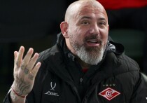 Победа не повод для радости? Похоже, именно так считает главный тренер московского «Спартака» Деян Станкович. После выездного триумфа над «Ахматом» (2:1) в 15-м туре Российской премьер-лиги (РПЛ) 9 ноября сербский специалист устроил скандал в зоне для флэш-интервью, после чего вовсе не явился на официальную пресс-конференцию. Причина? По информации пресс-службы клуба, он «потерял голос». 