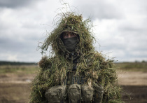 В интервью немецкой газете WELT (интервью перевели ИноСМИ) заместитель министра обороны Польши Цезары Томчик подробно рассказал о масштабном проекте укрепления восточных рубежей страны — «Восточном щите». В беседе с журналистом Филиппом Фрицем политик затронул ключевые темы безопасности: изменение внешней политики США, стратегическое партнерство с Германией, гибридные угрозы со стороны России и создание того, что в Варшаве называют «самой современной границей в мире».