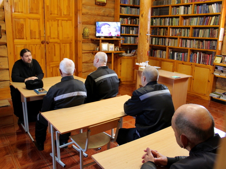 Неделя межрелигиозного диалога закончилась в псковском УФСИН