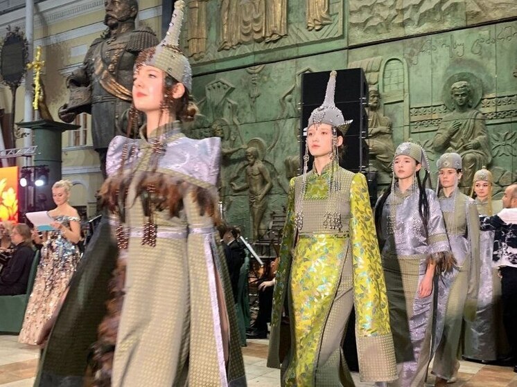 Дизайнер из Бурятии  Игорь Сарапулов победил на всероссийском фестивале моды