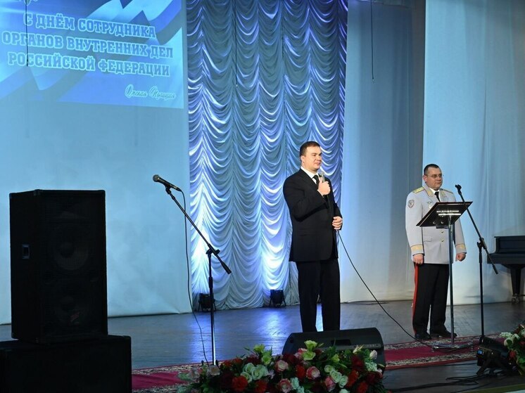 Виталий Хоценко поздравил омских полицейских с профессиональным праздником