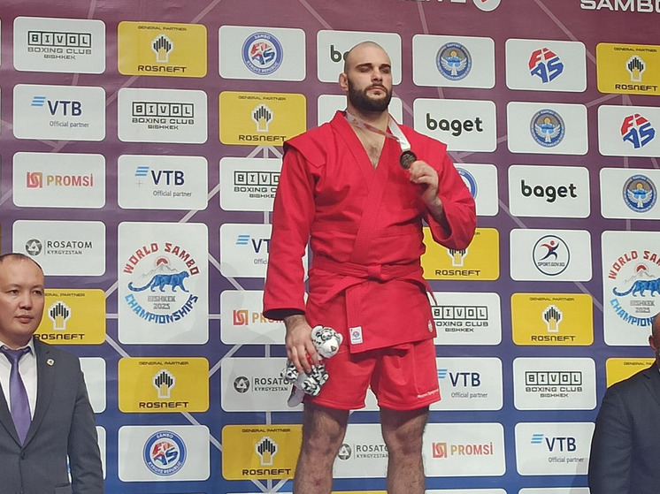 После победы в финале супертяжёлой весовой категории по боевому самбо Михаил Кашурников, принесший сборной России 21-е %22золото%22 ЧМ-2025, в интервью «МК-Спорт» рассказал о поединке с Исломом Насировым из Узбекистана и своих эмоциях после этой победы.