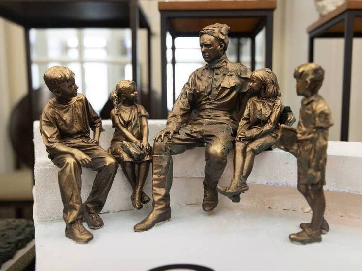 Хинштейн: в Курске выбрали проект памятника Аркадию Гайдару и тимуровцам