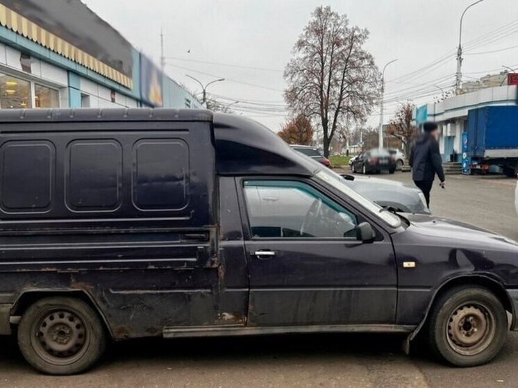 Пенсионерка пострадала на парковке у тамбовского ТЦ «Океан»: фургон сдавал назад и сбил женщину