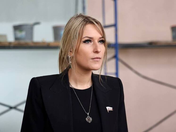 Яна Лантратова рассказала о новых мерах поддержки учителей