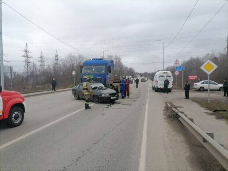 Водитель Daewoo врезался в КАМАЗ и погиб в Волжском районе Самарской области
