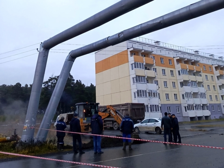 В Верхнем Уфалее грузовик сломал теплосеть